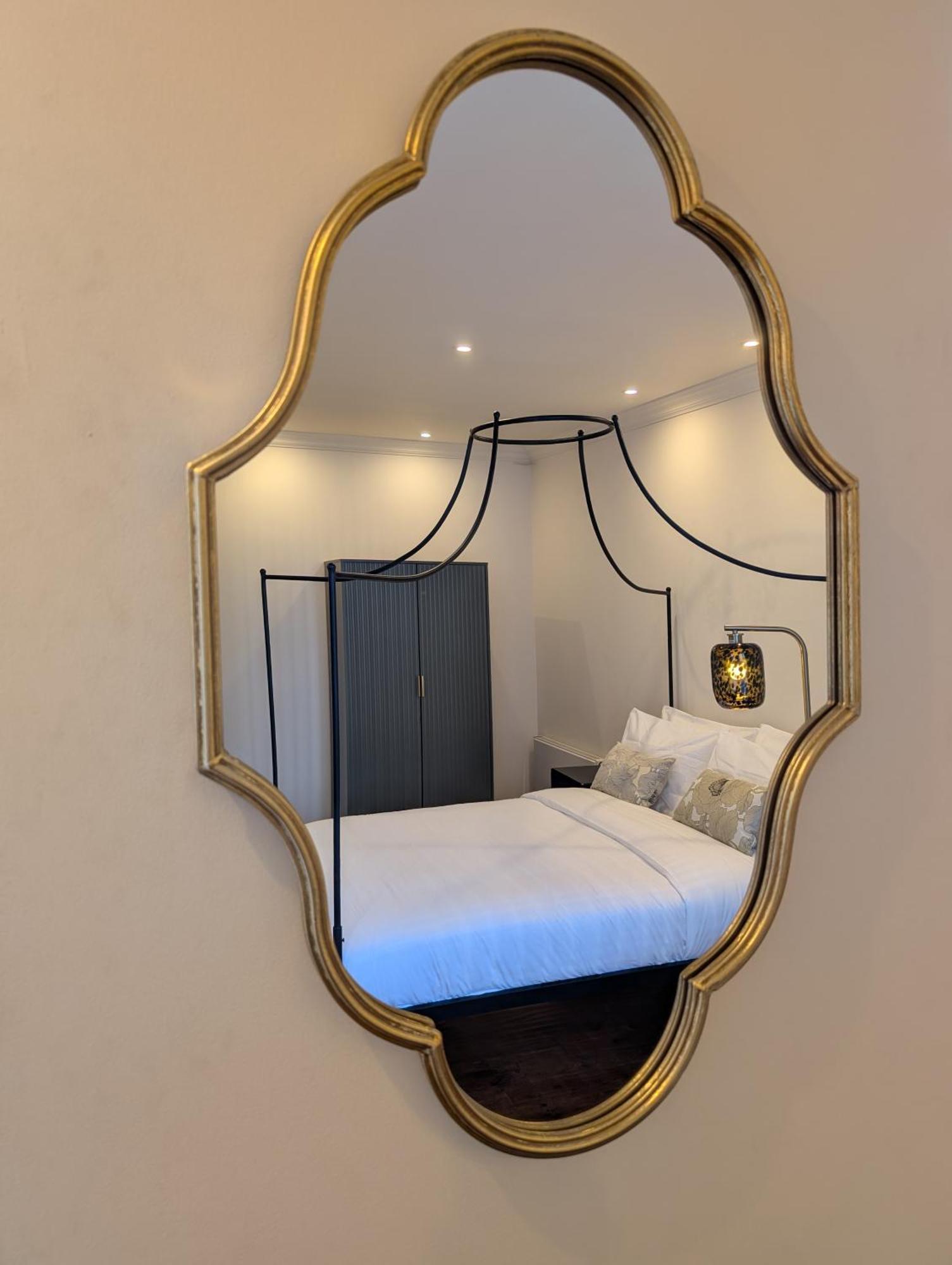 Mayfair Galleria Lv 8 *